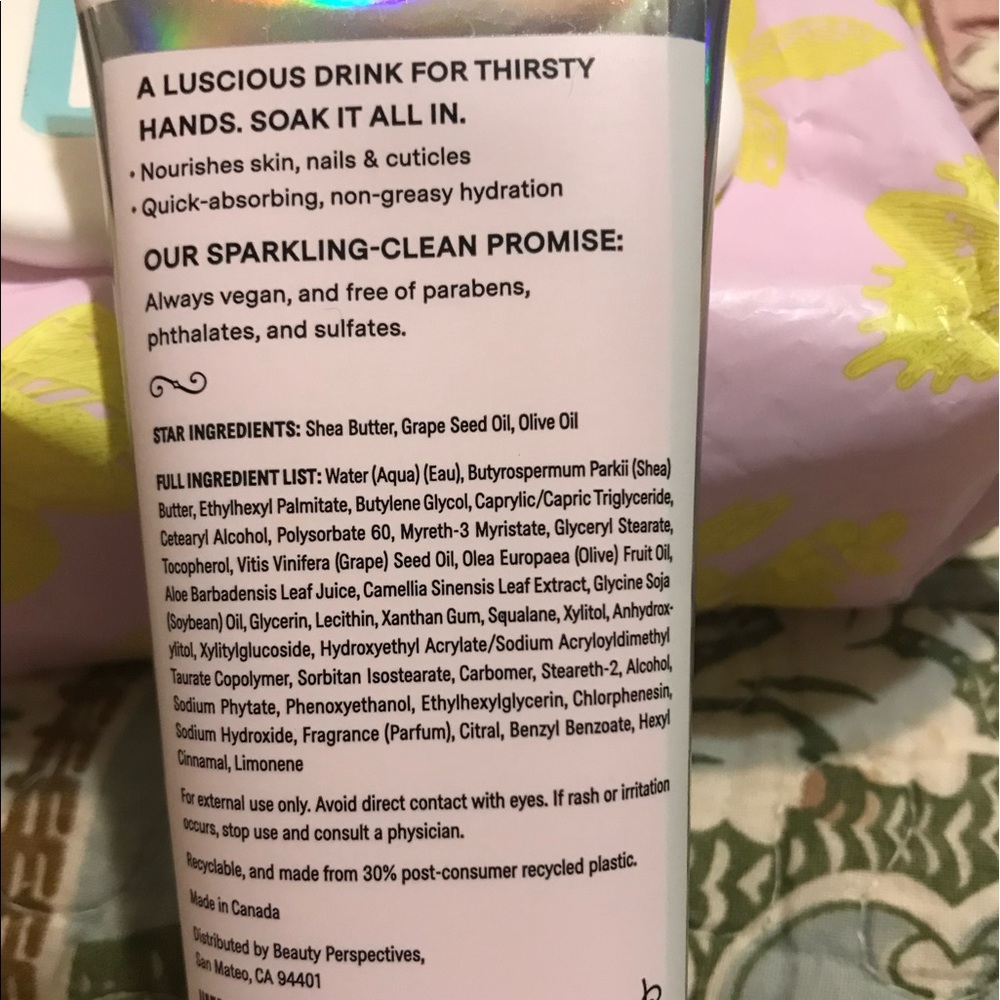 Refreshments Body and Hand lotions with Makeup wipes and cleansing face wipes - Picture 7 of 10